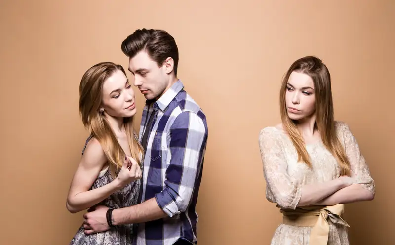 Отбасылы еркекке есі кеткен әйел сырымен бөлісті