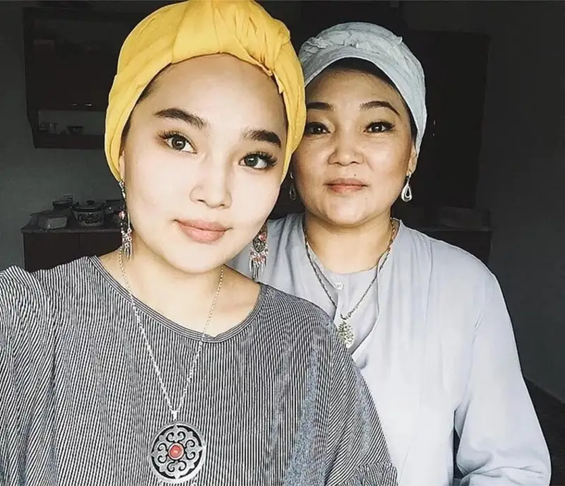 Жанар Айжанова қызы Айжұлдыздың аяғы ауыр екенін айтты