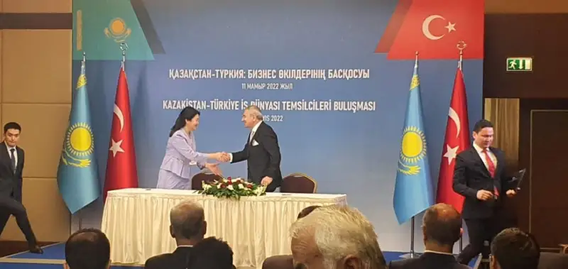 Денсаулық сақтау министрі түрік инвесторларымен фармацевтикалық зауыт құрылысы бойынша келісімге қол қойды