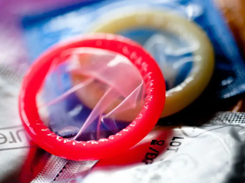 Дәріханаларда 18 бен 25 жас аралығындағы жастарға мүшеқап тегін берілетін болады