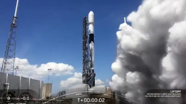 Space X компаниясы ғарышқа 60 спутник ұшырды