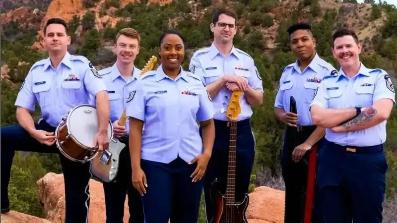 АҚШ әуе күштерінің ансамблі қазақтың «Балауса» әнін орындады (видео)