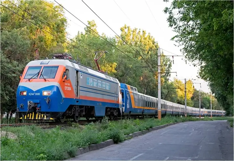 3 пойыздың қозғалысы тоқтады: Жолаушыларға билет ақшасы қайтарылады