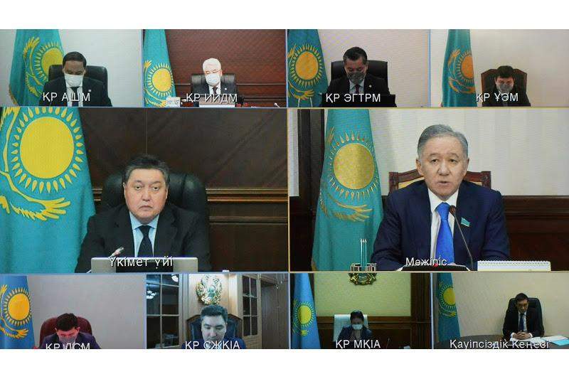 Асқар Мамин Жаңғырту жөніндегі ұлттық комиссия отырысын өткізді  