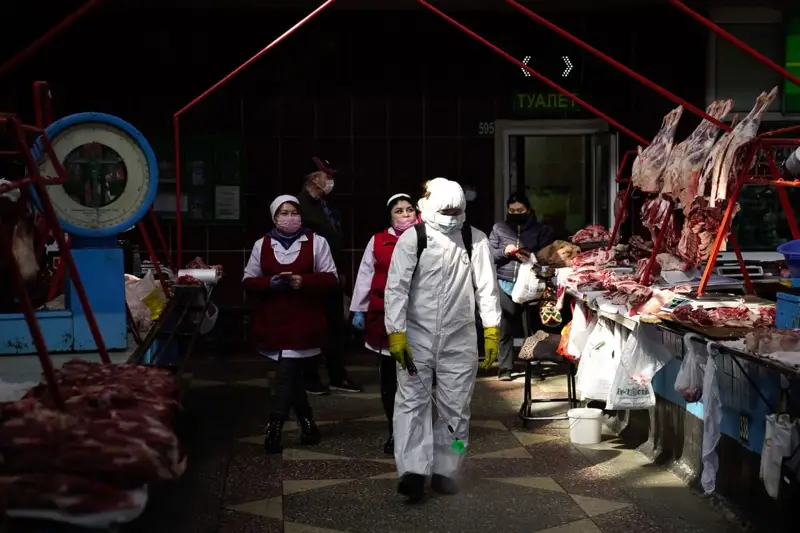 Алматыда дезинфекциялау жұмыстары қалай жүріп жатыр? (фоторепортаж)