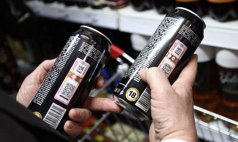 Тоқаев жасөспірімдерге энергетикалық сусын сатуға тыйым салуды тапсырды