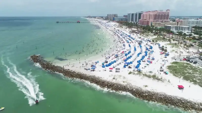 Майамиде қатаң карантин жарияланды  