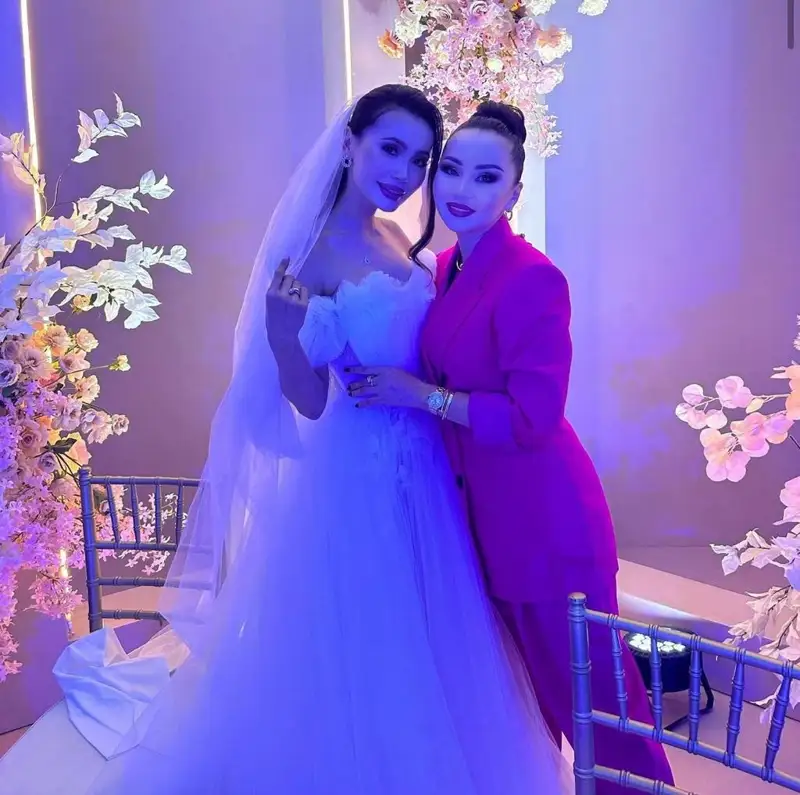 «Күлейін бе, жылайын ба?!»:Баян Мақсатқызы Жанар Дұғалованың тойына қатысты (видео)