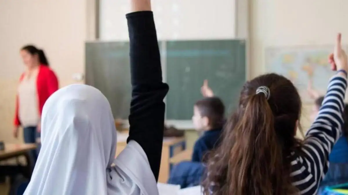 Порнодағы қыздарға қоңырау шалу Транс порно gif