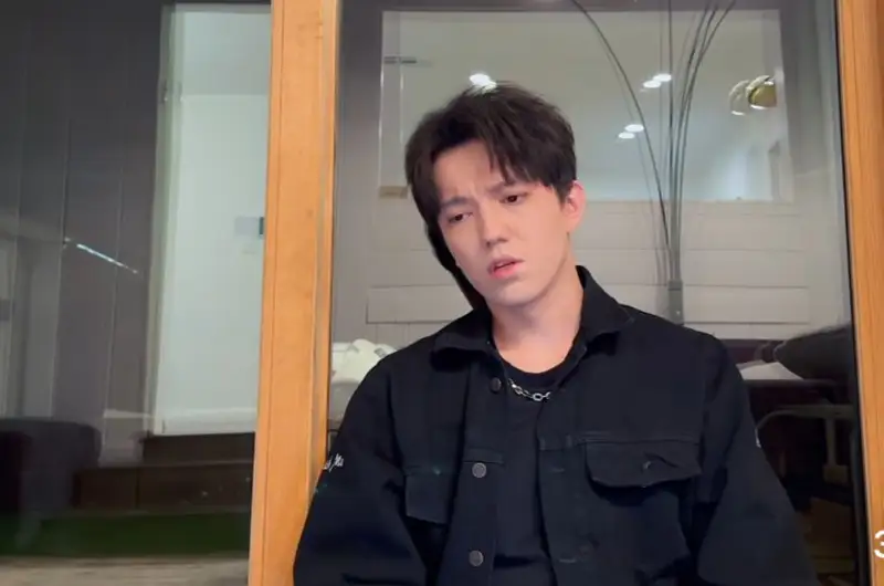 Димаш концертінен түскен қаражатты Түркия мен Сирияда зардап шеккендерге аударады (видео)