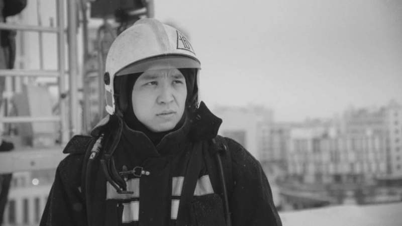 Елордалық өрт сөндірушілер хоккей турниріндегі жеңісін Асқар Забикулинге арнады