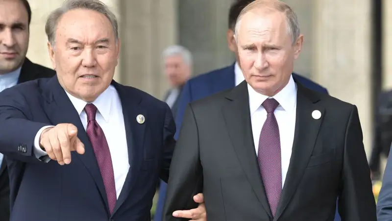 Путиннің «сарайынан» Назарбаев берген сыйлық табылды
