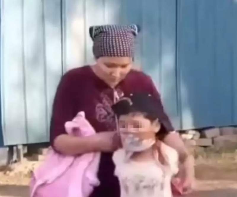 Кішкентай қыздың аузы мен қолын байлап, қараусыз жерге апарған әйел екі айға қамауға алынды