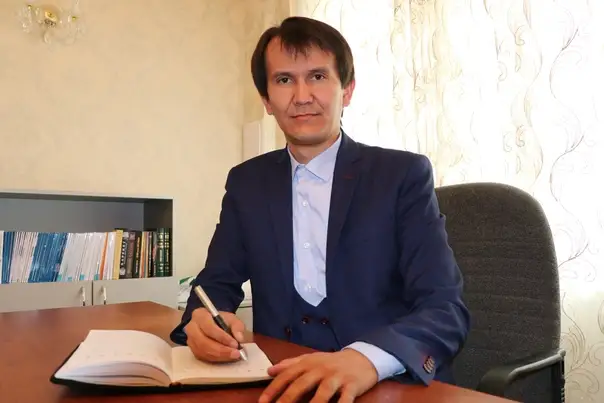 Аятжан Ахметжанұлы: Біз екі күн демалып, бір күн оқитын елміз