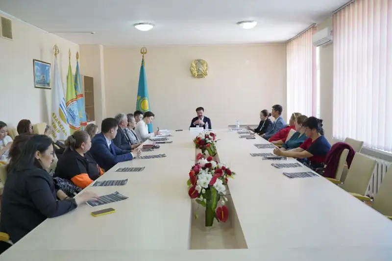 Елорданың азаматтық секторының өкілдері жалпы республикалық референдум өткізу жайын талқылады