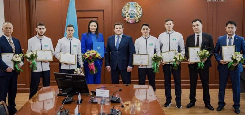Мәдениет және спорт министрі Президент атынан қазақстандық гимнасттарға құттықтау хатын табыстады 