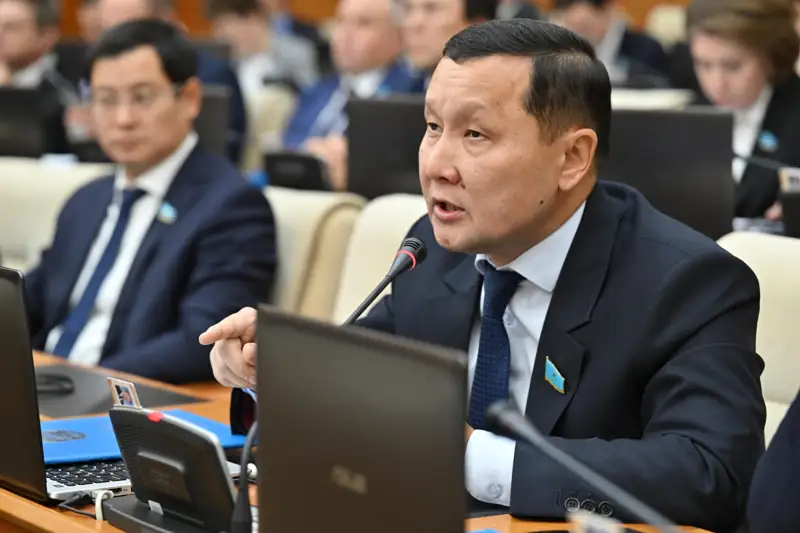 ЗАҢҒА өзгерістер мен толықтырулар енгізе беруге ТЫЙЫМ салынады – Мәжіліс депутаты Абзал ҚҰСПАН