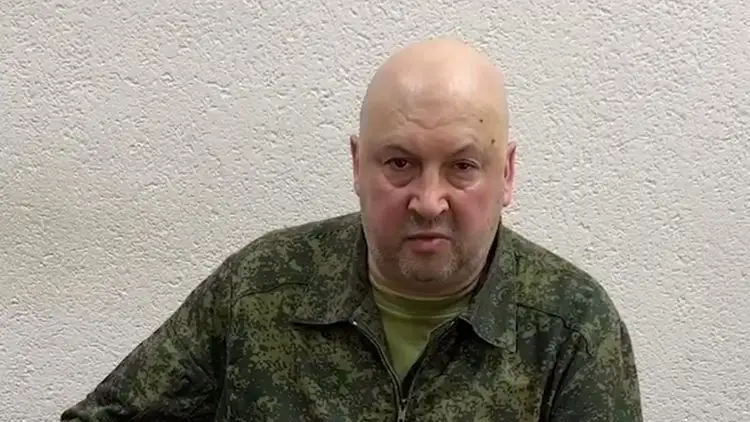 Ресейдің әскери генералы үндеу жасады: Әлі кеш болмай тұрғанда тоқтаңыздар!