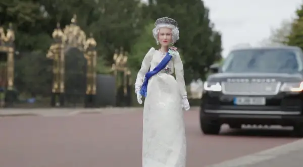 Елизавета ІІ патшайымның құрметіне жаңа қуыршақ шығарылды