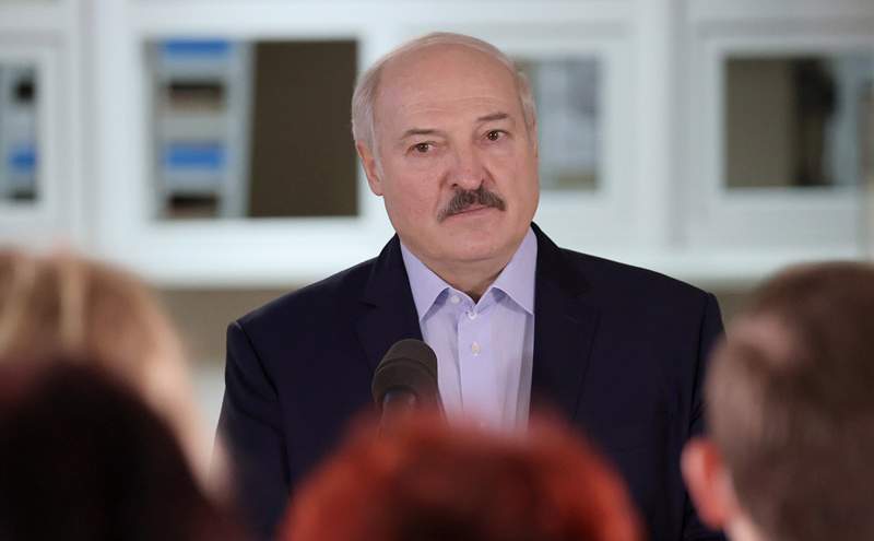 Лукашенко Қазақстандағы сайлауға неге алаңдайды?