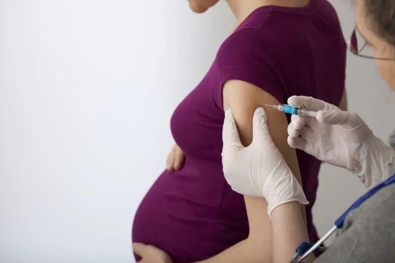 «Спутник V» вакцинасын жүкті әйелдерге қолдану нұсқаулығы жарияланды   