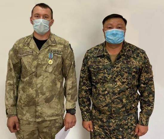 Ақтөбеде батыл жауынгер марапатталды