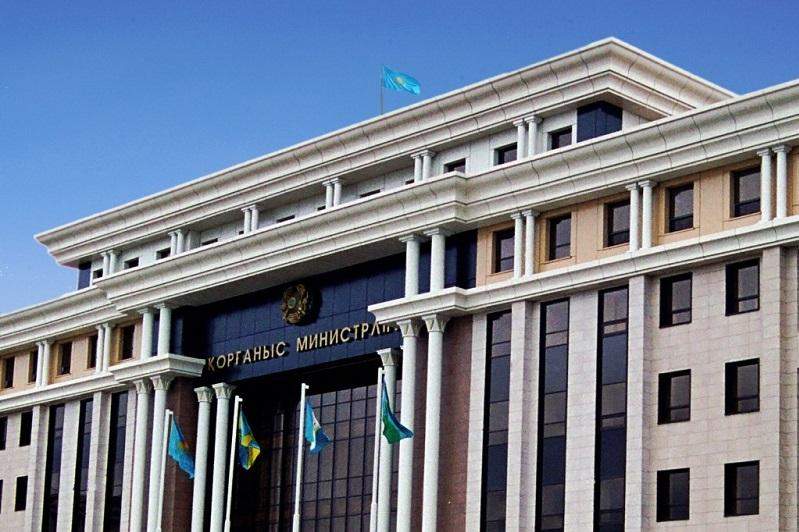 Қорғаныс министрінің орынбасарлары кім?