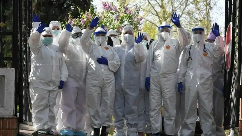 Өзбекстан: 4 күн ішінде 4 мың дәрігер өтініш берген