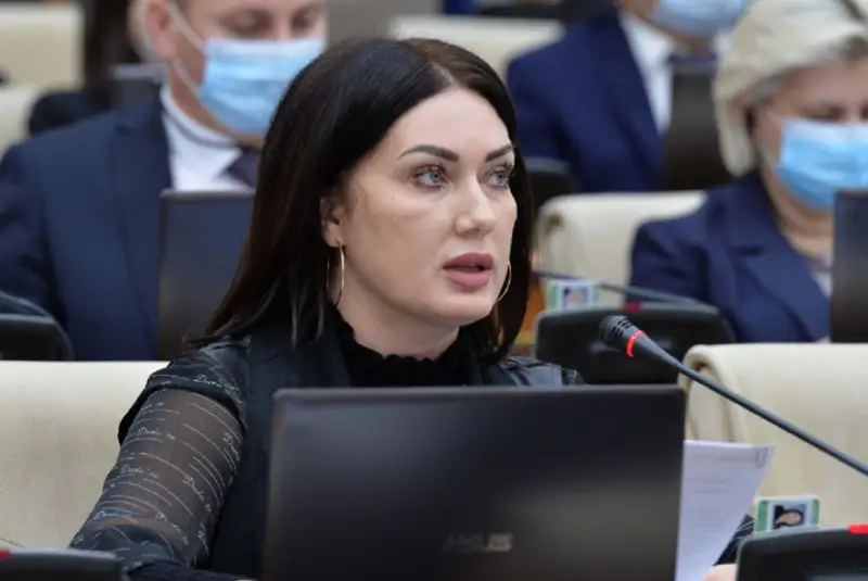 Қазақ тілін үйренсін: Депутат Наталья Дементьева ресейліктерге кеңес берді