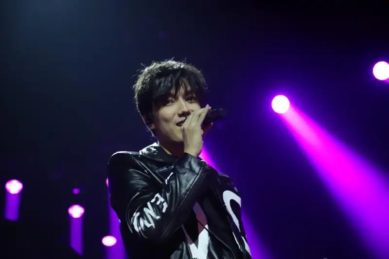 Димаш Құдайберген АҚШ-қа көшеді