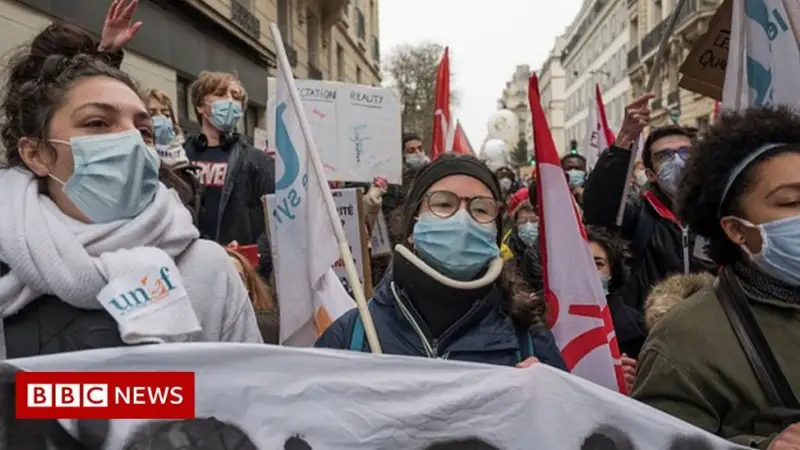 Мұғалімдер жаппай ереуілге шықты 