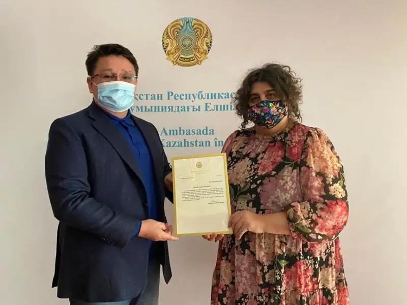 Президент Абайдың «Қара сөздерін» румын тіліне аударған ғалымға алғыс білдірді