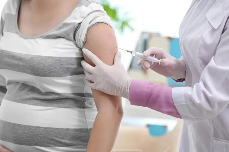 Вакцинация жүкті әйелдер үшін қауіпті ме?