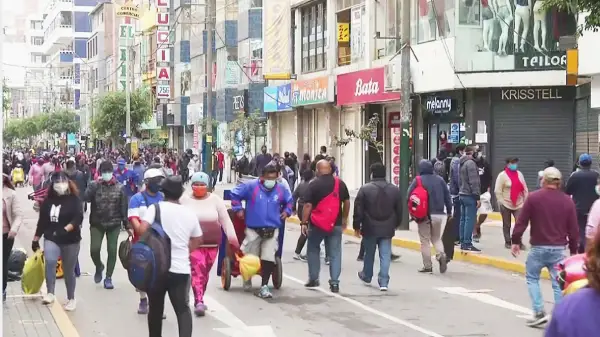 Перуде коронавирусты жұқтырғандар саны 900 мыңнан асты