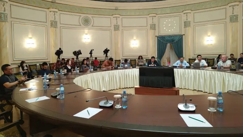 Министр: Журналистерді әлеуметтік бағдарламаға енгізсек, жалған журналистер қаптайды