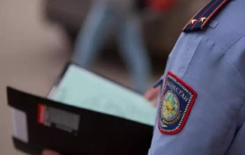 Қарағанды ​​полицейлері Нұрсұлтан Назарбаевқа 1 миллион теңге төледі
