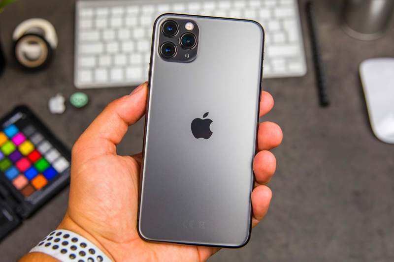 Apple iPhone смартфонына екі маңызды қызметті қосты