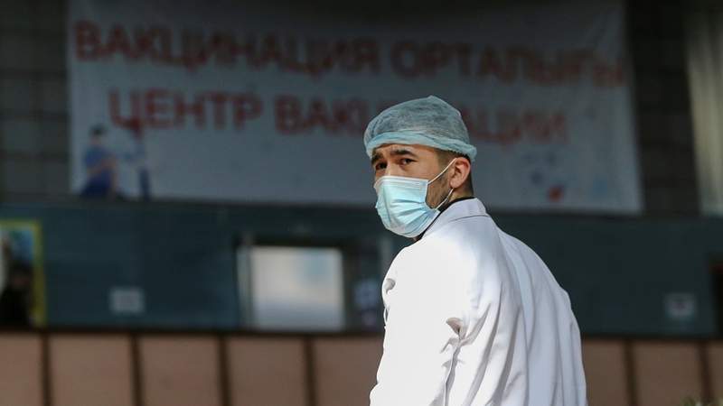 Коронавирус жұқтырғандар саны тәулігіне үш мыңға жуықтады