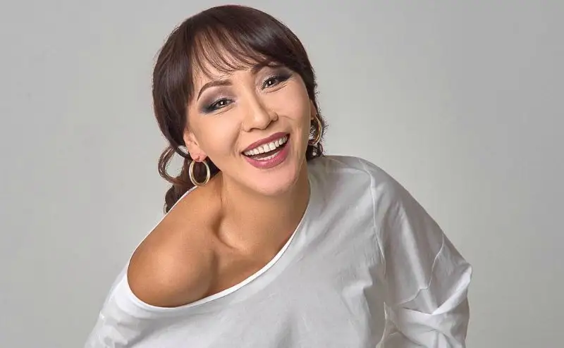 Айгүл Иманбаева 45 жасын дүркіретіп атап өтті