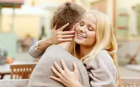 Ауырғыңыз келмесе, ғашығыңызды құшақтаңыз