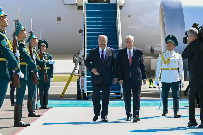 Тәжікстан Президенті Эмомали Рахмон жұмыс сапарымен Астанаға келді