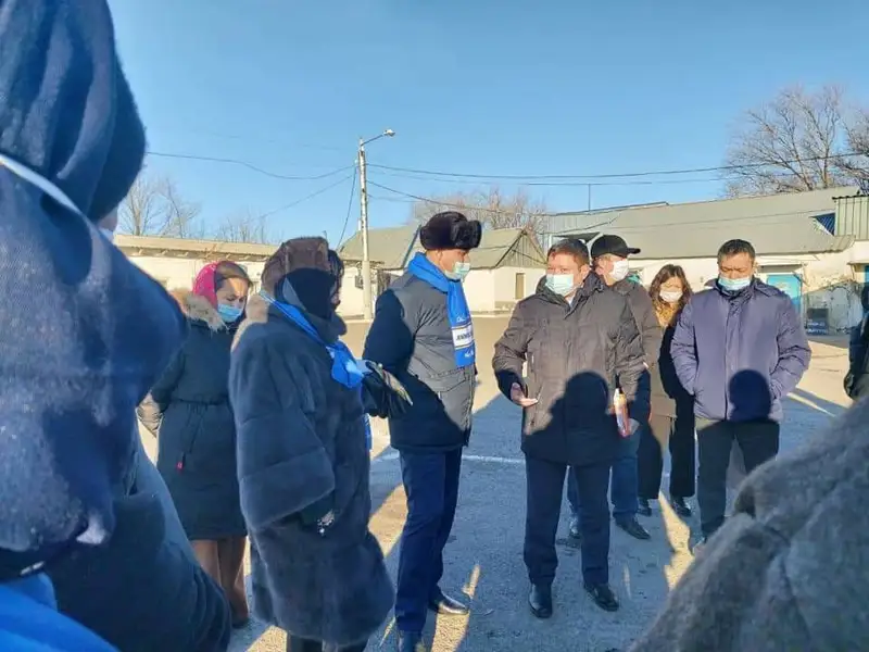 Атырау: Мәслихат депутаттығына үміткерлер тазалықты сақтауға шақырды