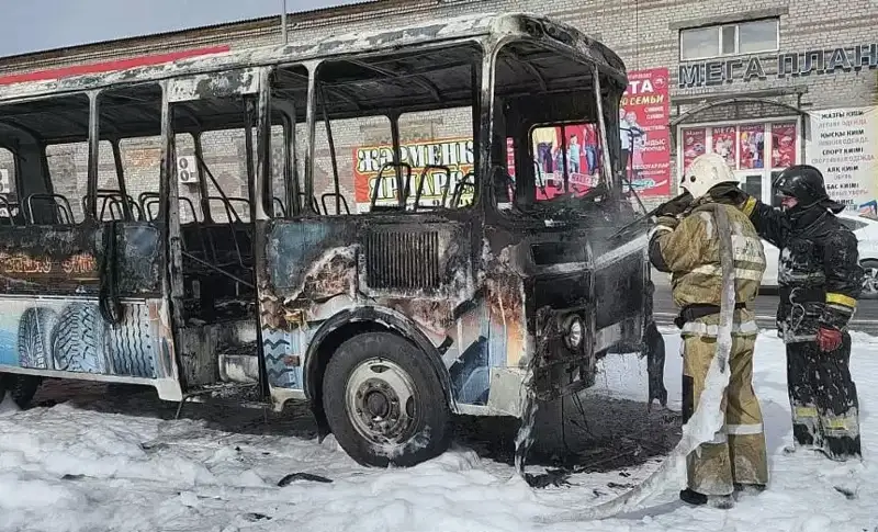 Семейде жолаушылар автобусы жанып кетті