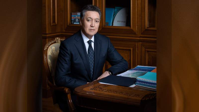 Асқар Мамин даңқты спортшының туыстарына көңіл айтты