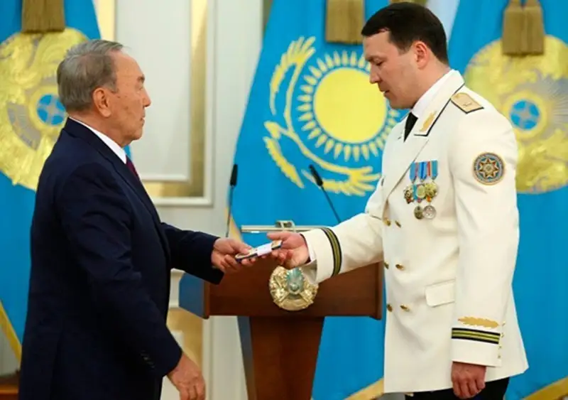 «Самат Әбіш Түркиядағы Эгей теңізінің жағасында алаңсыз өмір сүріп жатыр»