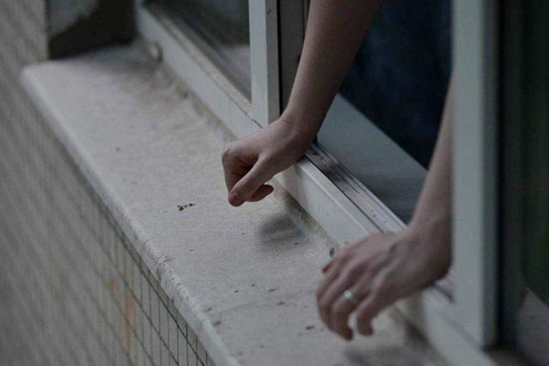 18 жастағы қыз бесінші, 23 жастағы қыз оныншы қабаттан секіріп кеткен