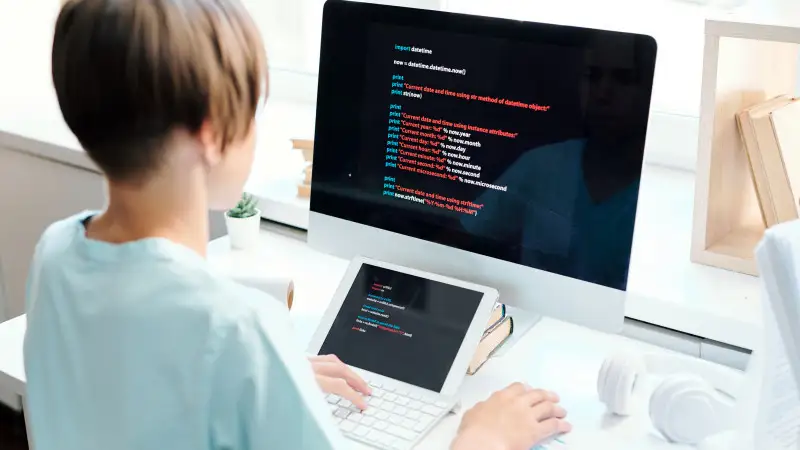 Онлайн-оқытудан неге бас тартты?