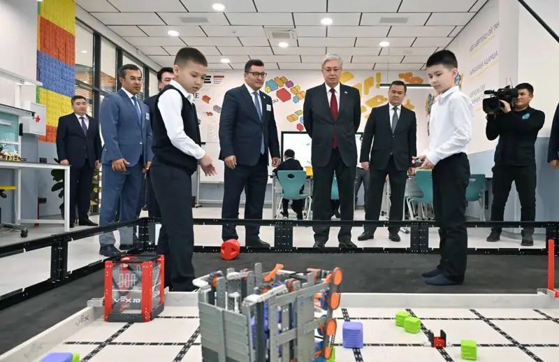 Мемлекет басшысы Астана қаласындағы «SANA» оқушылар сарайын аралады