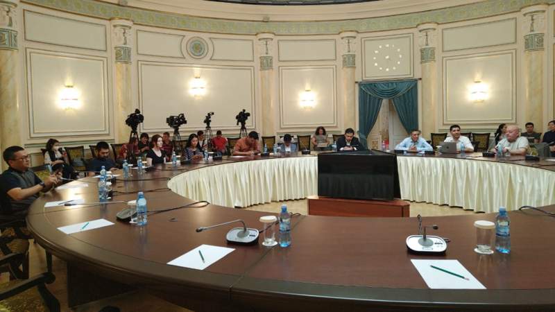 Министр: Журналистерді әлеуметтік бағдарламаға енгізсек, жалған журналистер қаптайды