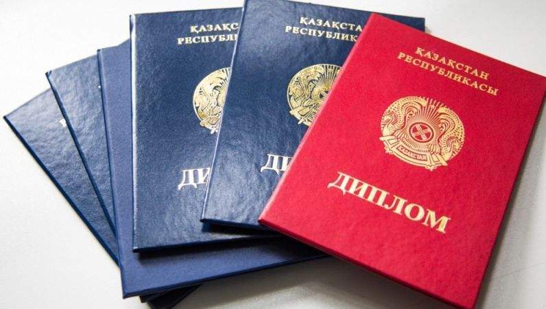 Екібастұзда әйел медбике болып жұмысқа тұру үшін жалған диплом жасатқан